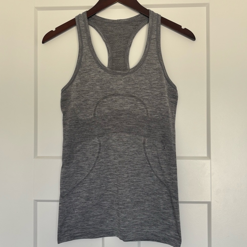 • [Lululemon] Run With Heart Tank •